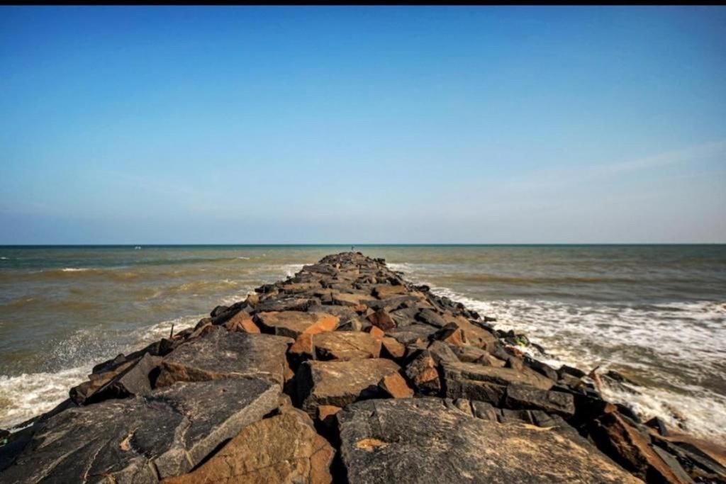 Serenity Bay Home Stay Пондичерри Экстерьер фото