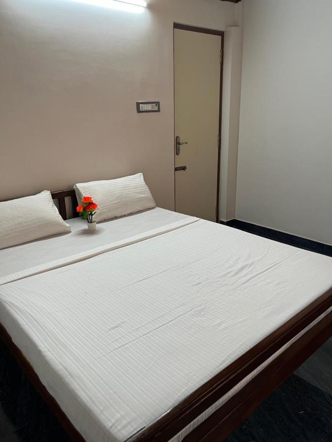 Serenity Bay Home Stay Пондичерри Экстерьер фото